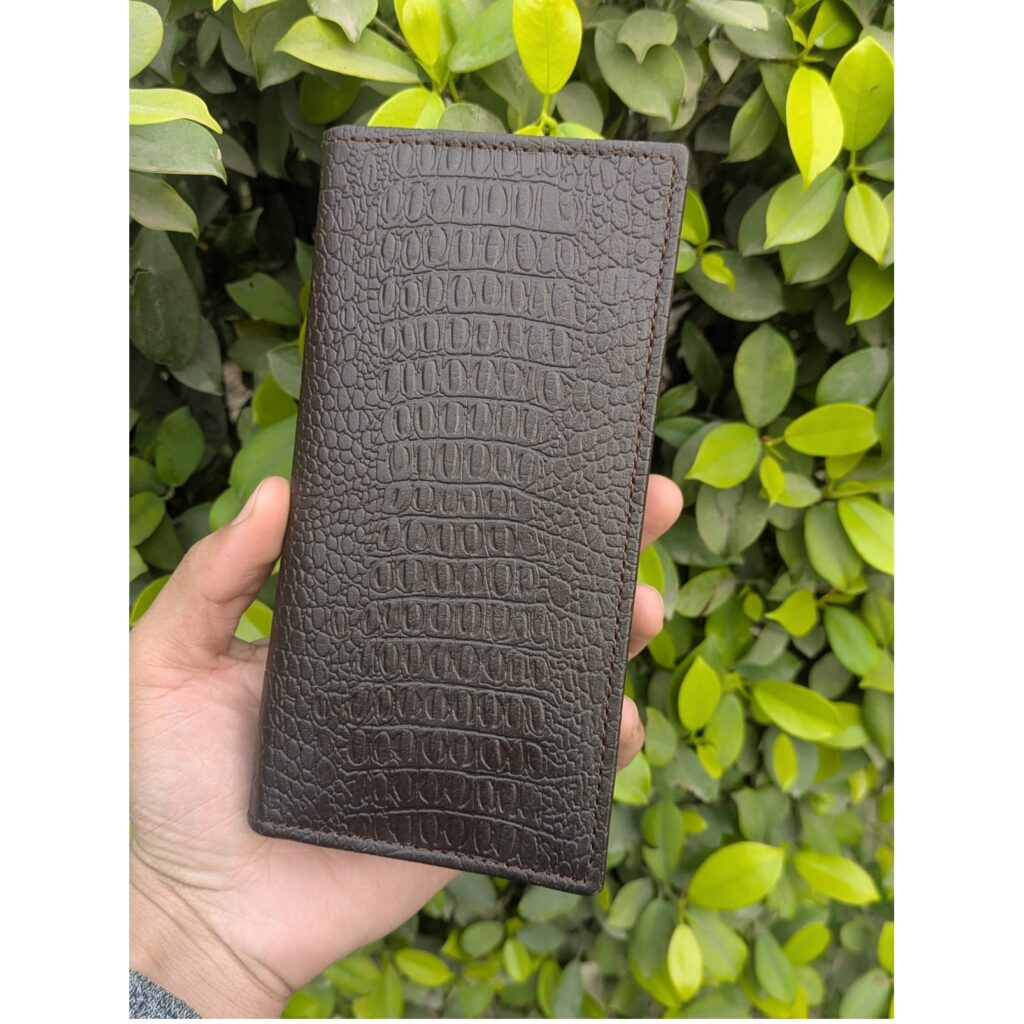 Crocodile design wallet